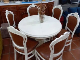 Tavoline ngrenie+6 karrige