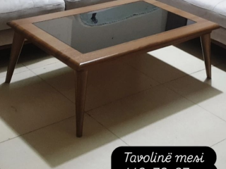 Tavoline mesi me suprine xhami