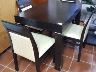 Tavoline me 4 karrike