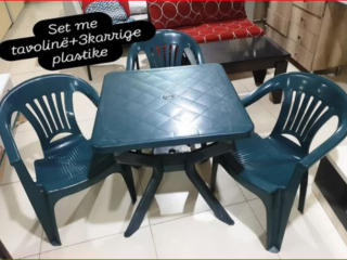 Tavoline plastike me 3karrige