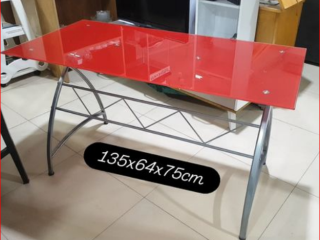 Tavoline pune me suprine xhami