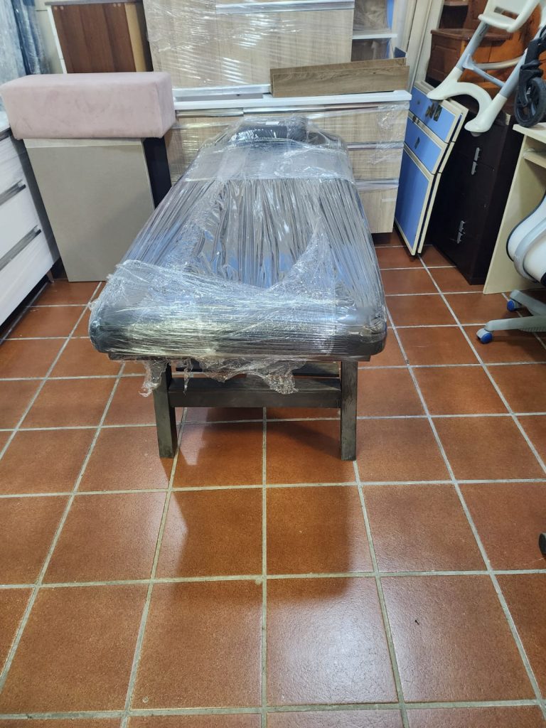 Krevat estetik i zi per fizoterapi, masazhe